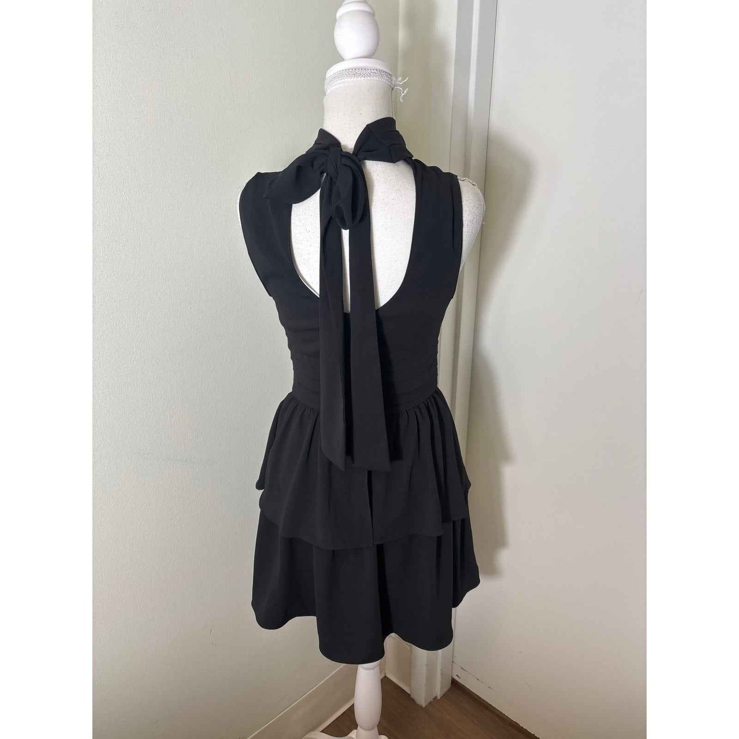 Amanda Uprichard Black Sleeveless Mini Dress with Key Hole Front Sz XS