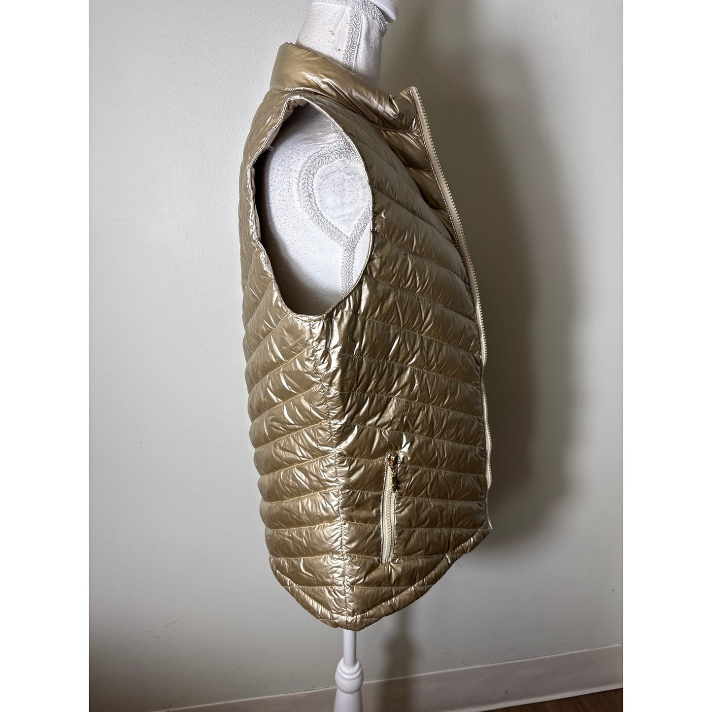J. McLaughline Gold Metallic Puffer Vest Sz M