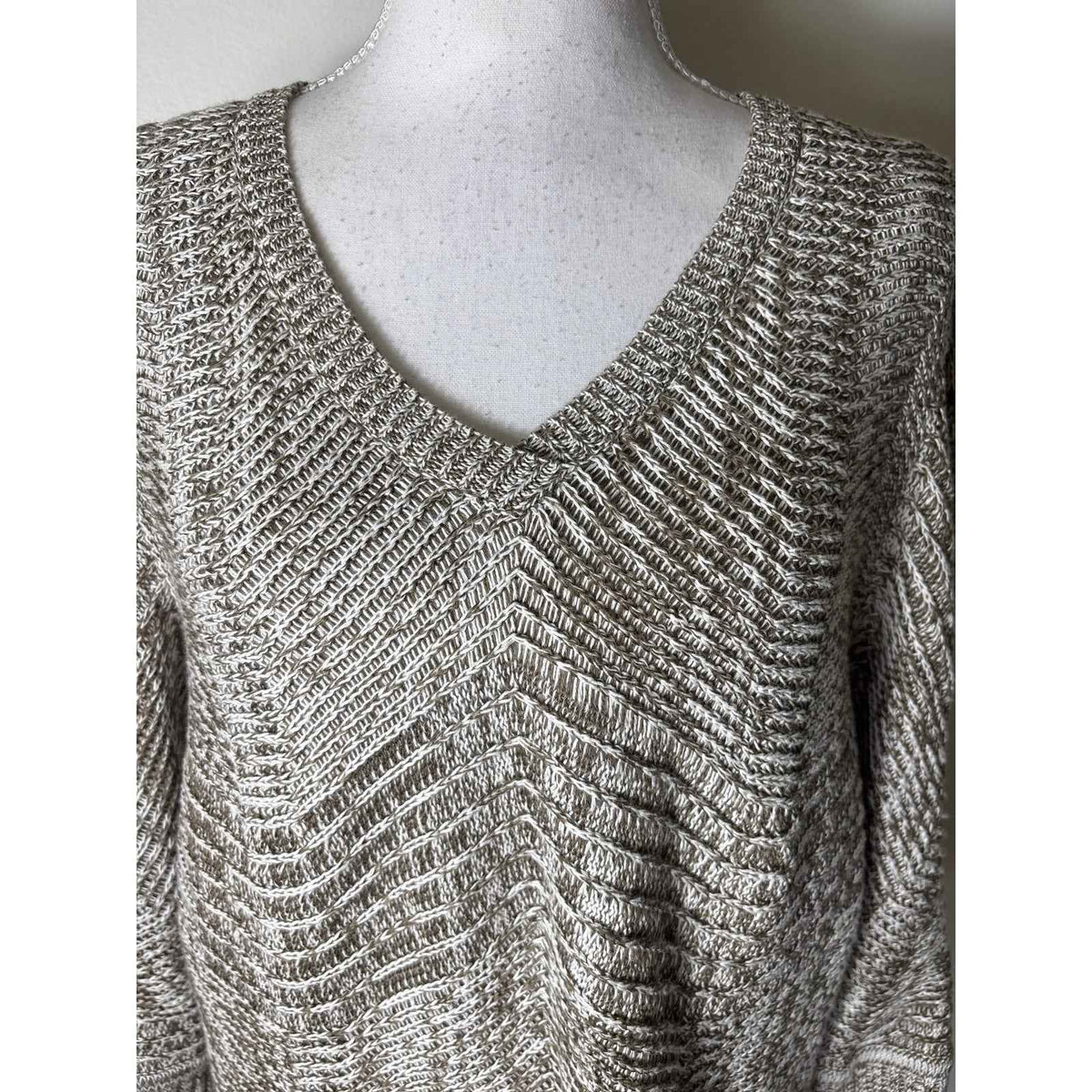 NWT Brochu Walker Arya Vee Olive Sweater Sz l