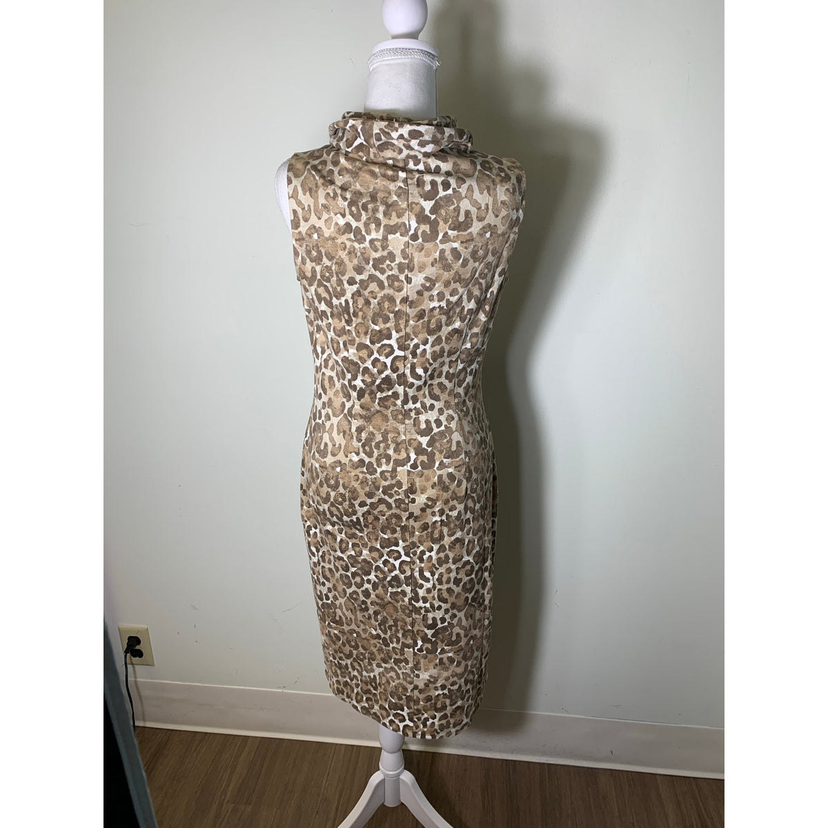 J. McLaughlin Brown Cheetah Print Sleeveless Cowl Neck Midi Sheath Dress Sz XS