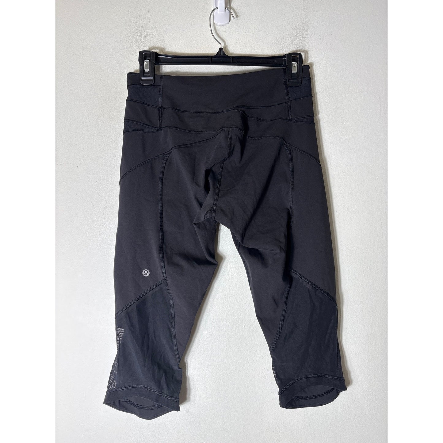 Lululemon Black Cropped Zipper Pocket Leggings Sz 6
