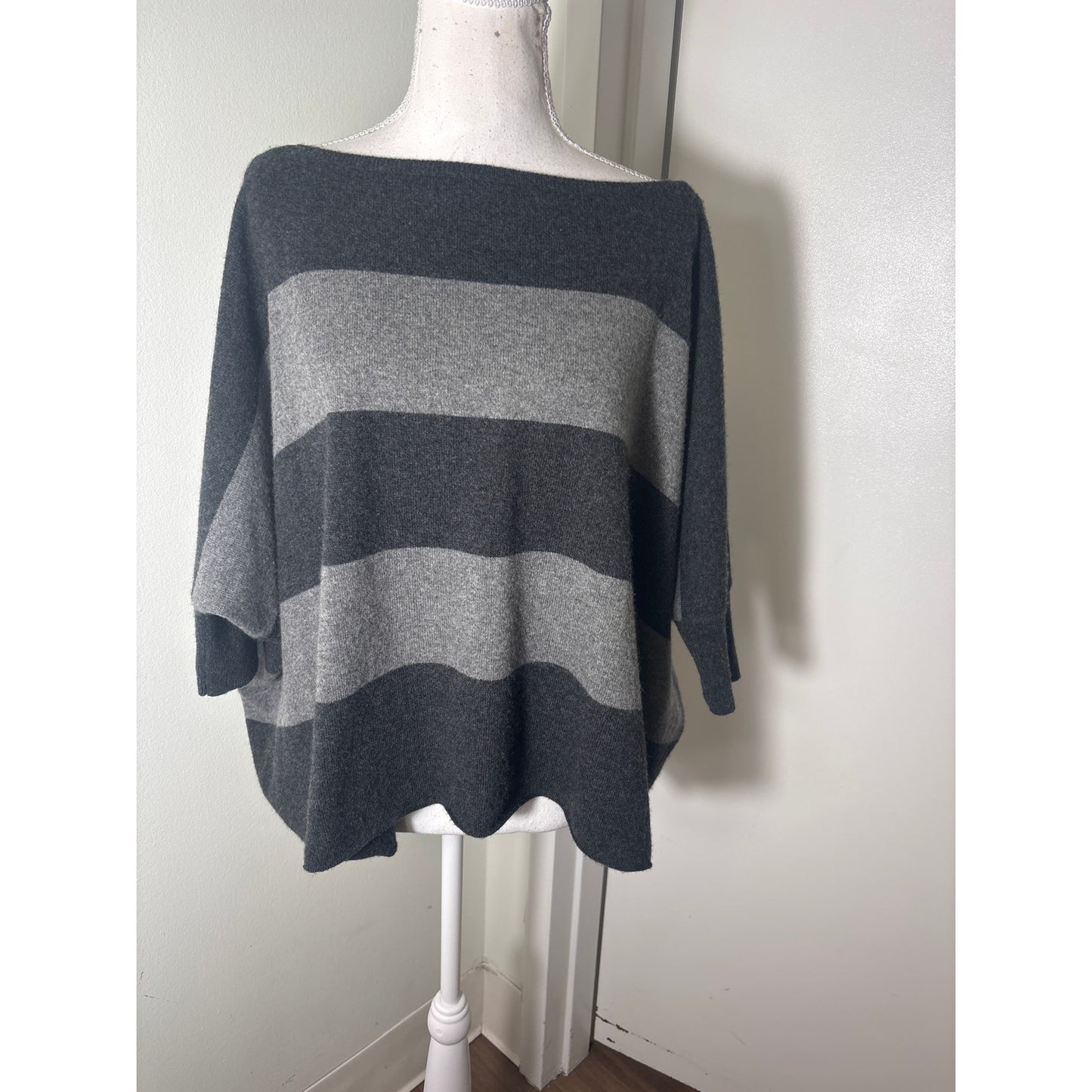 Vince Gray Stripe Boatneck Oversize Sweater Sz XS/S