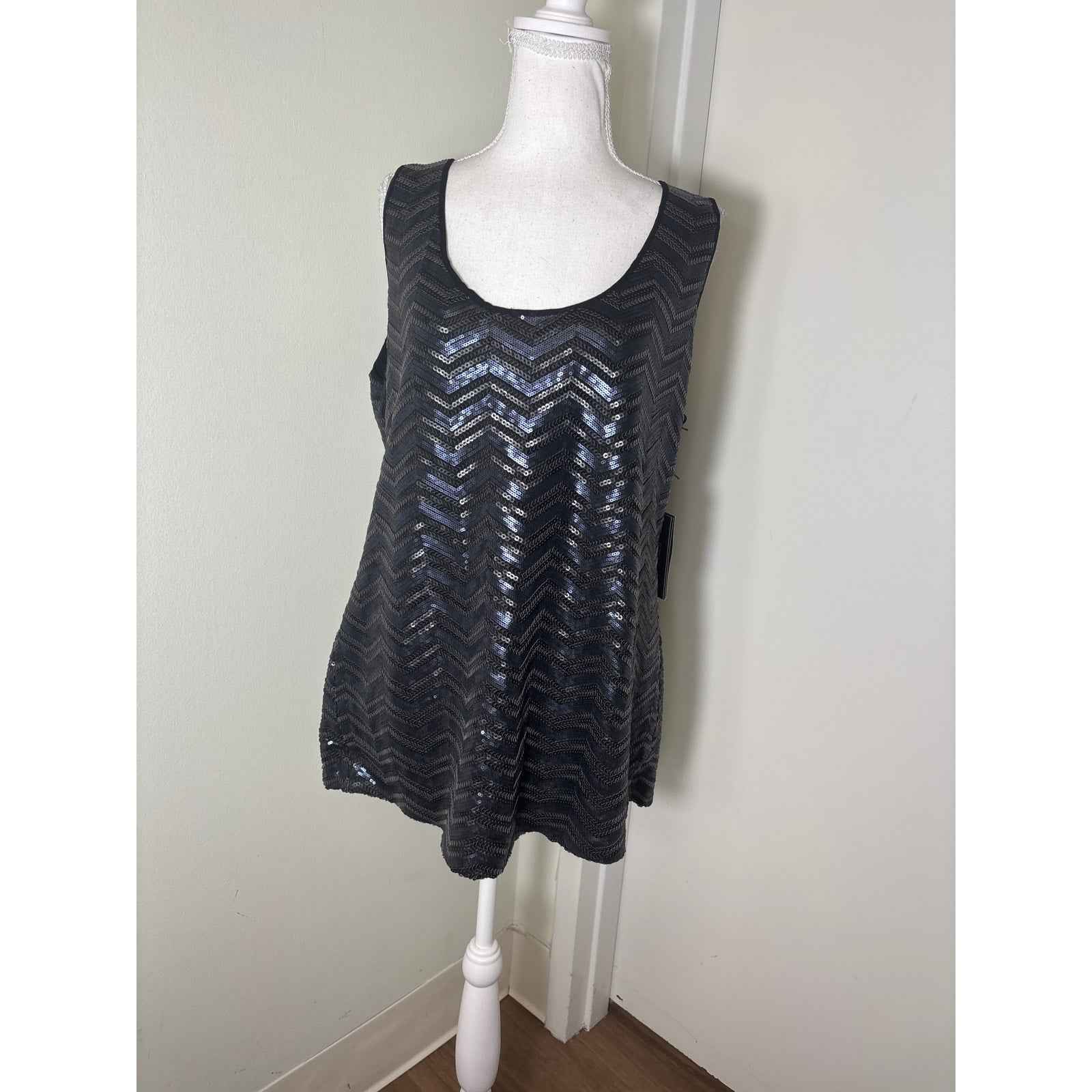NWT Etcetera Black Sleeveless Sequence Cheveron Cocktail Top Sz XL