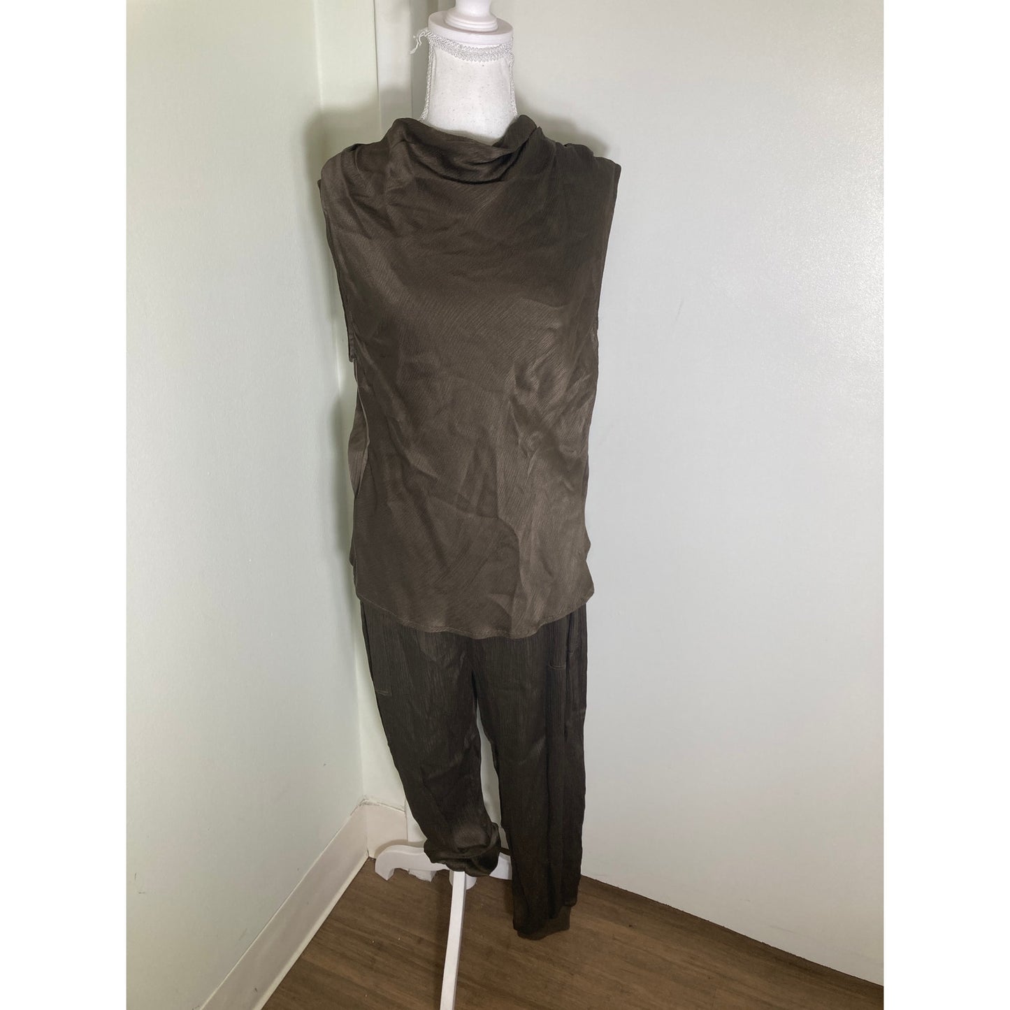 NWT Bobbi Black Olive Sleeveless Turtleneck Blouse Sz S and Matching Joggers