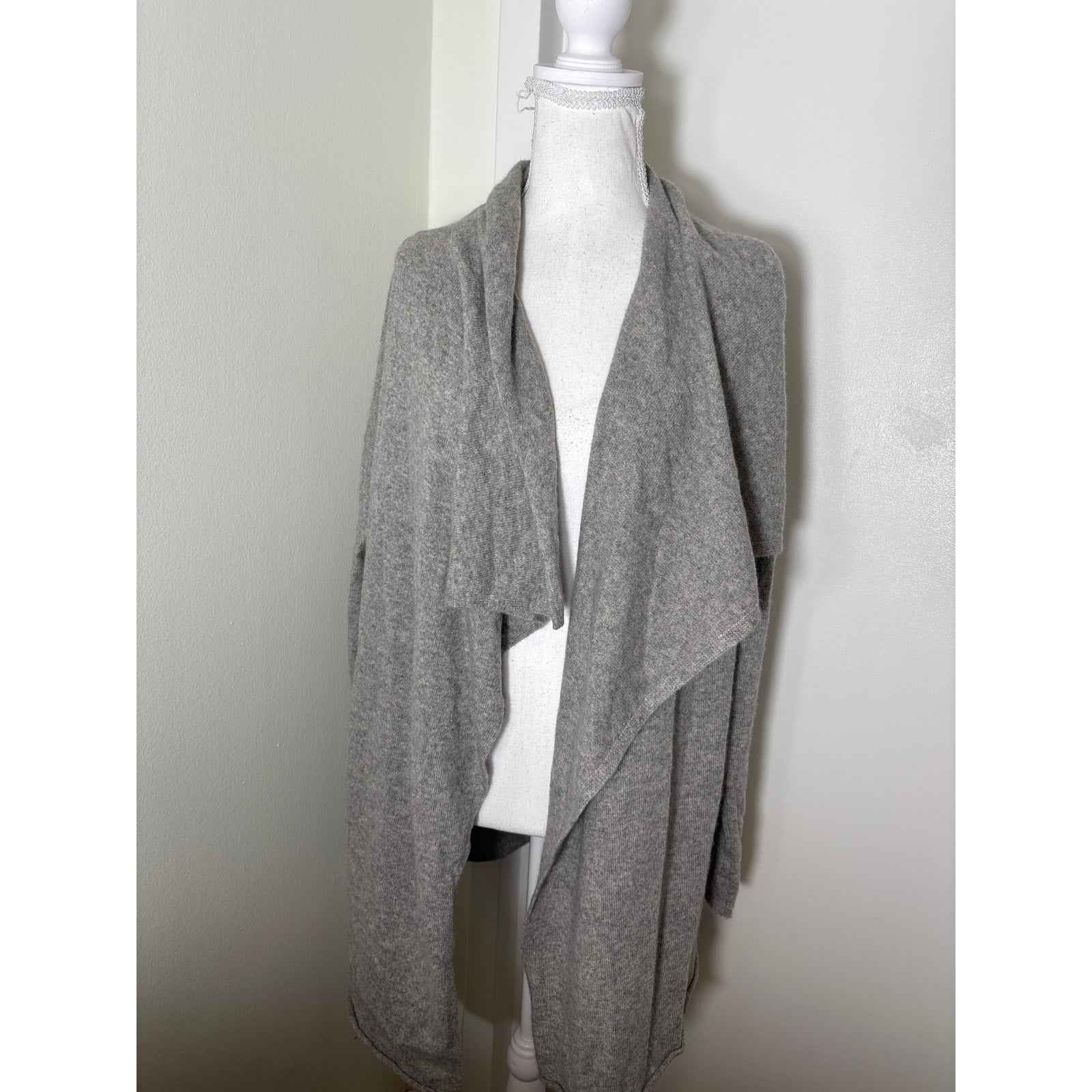 White + Warren Gray Cashmere Cardigan Sz L