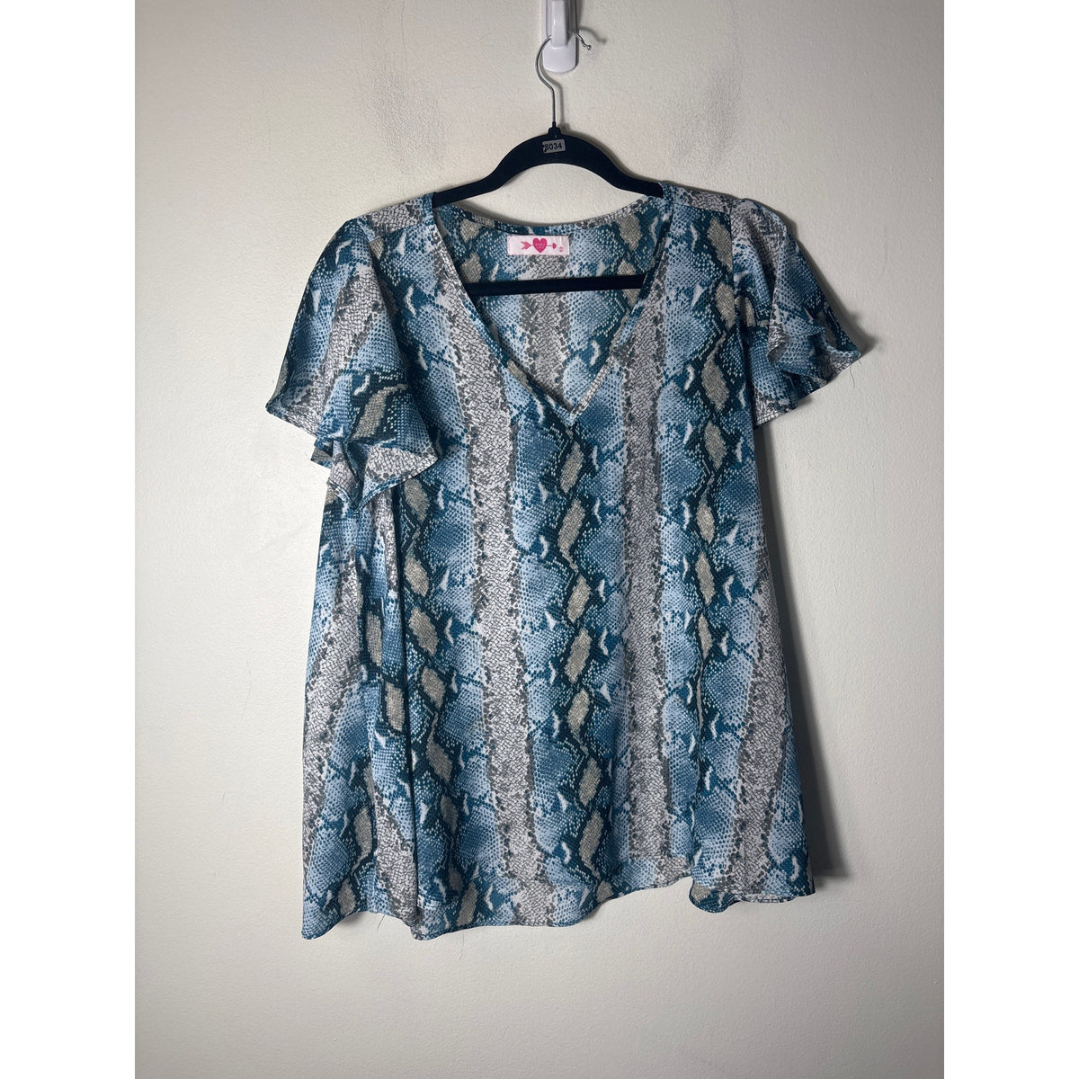 Buddy Love Blue Snakeskin V-Neck Flutter Sleeve Top Sz S
