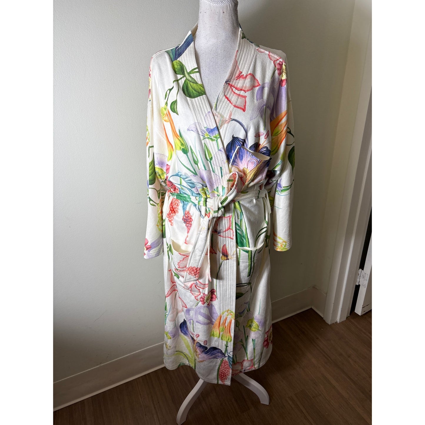Wrap Up by VP Soft Floral Tery Cloth Robe Sz OS