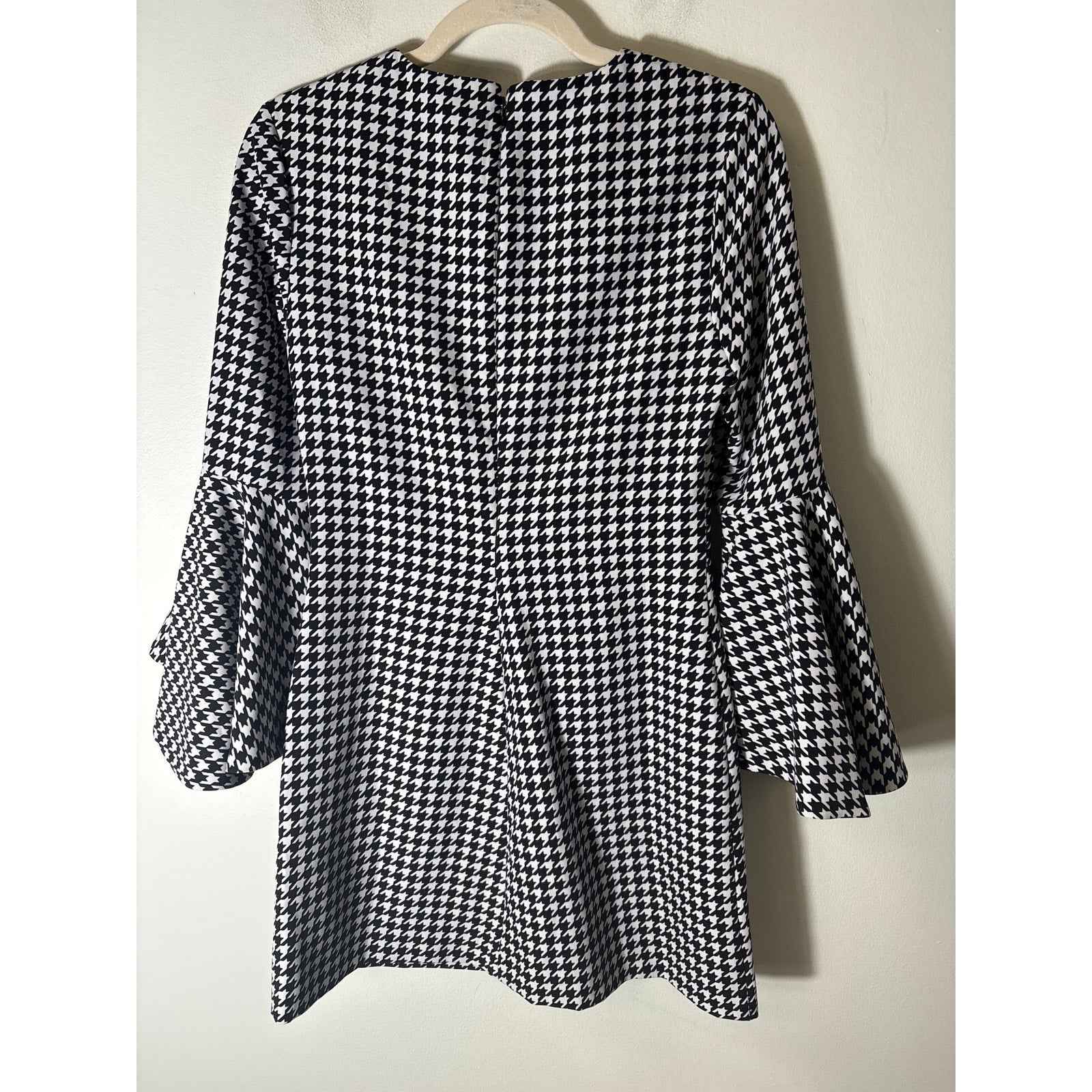 Likely Black and White Houndstooth Long Sleeve Knee Length Dress Sz 4