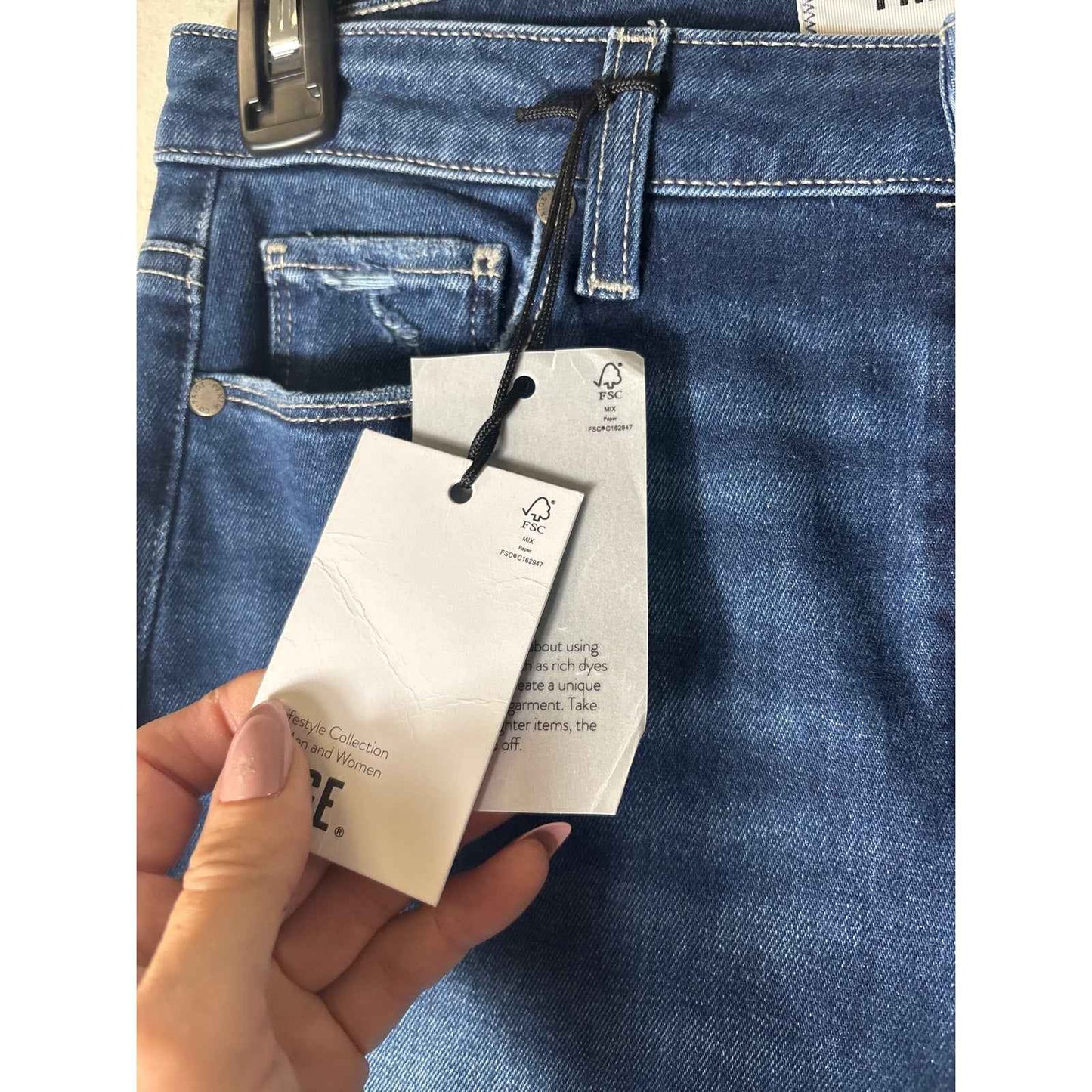 NWT Paige Medium Wash "Hoxton Slim" Blue Jeans Sz 28