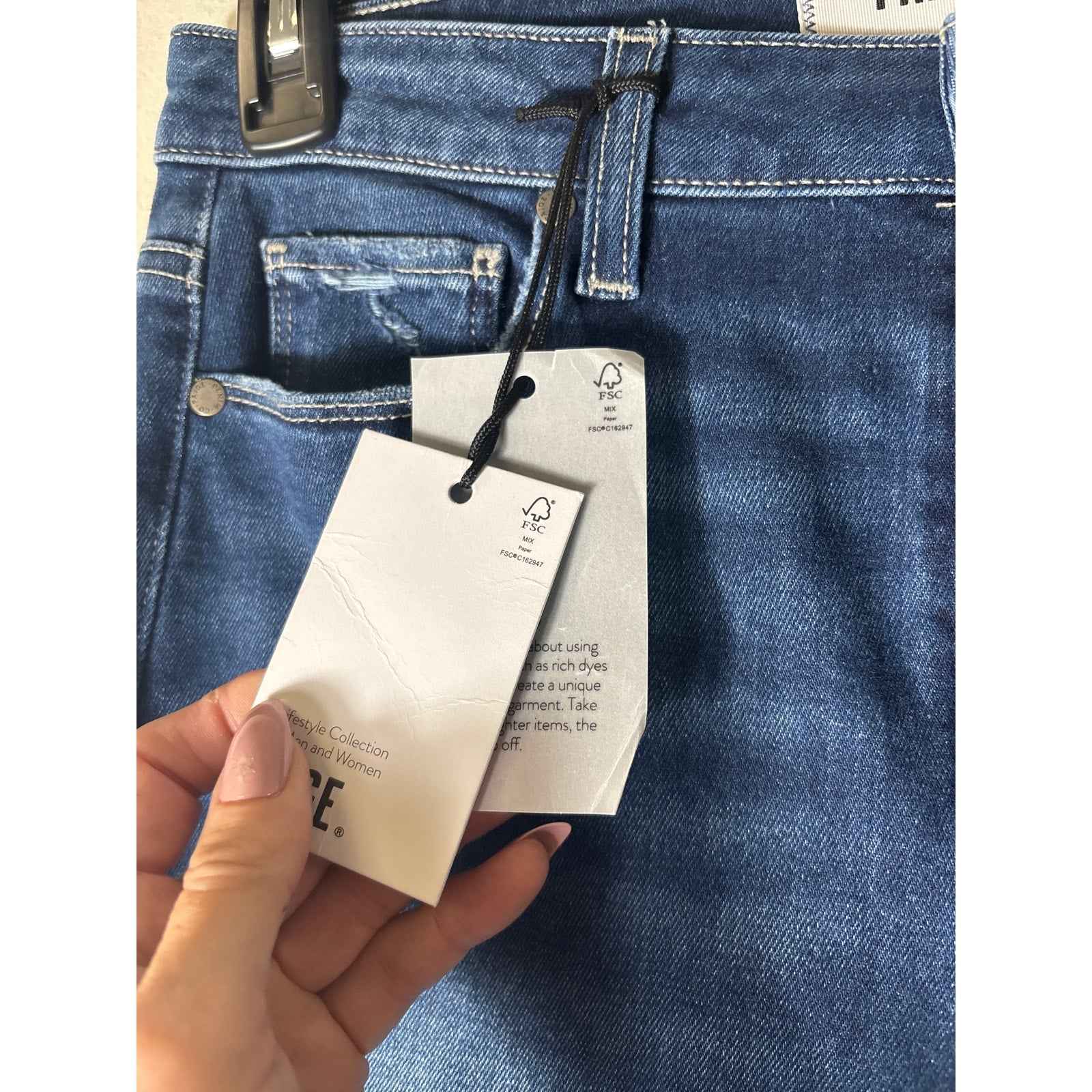 NWT Paige Medium Wash "Hoxton Slim" Blue Jeans Sz 28