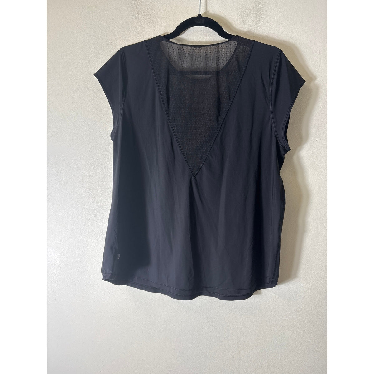 Lululemon Black Cap Sleeve Mesh Detail Athletic Top Sz 8