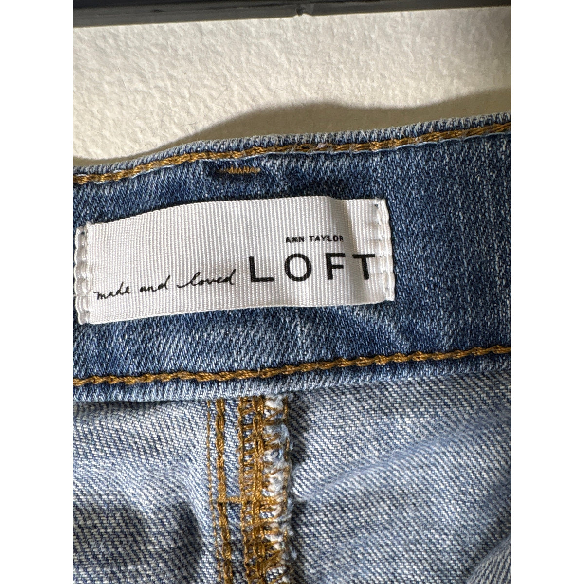 Ann Taylor Loft Medium Wash Denim Jeans Shorts Sz 6