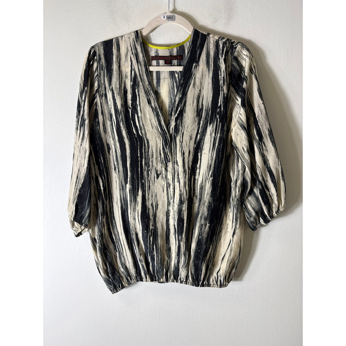 Common Thread Black and White Brush Stroke Blouse Sz L
