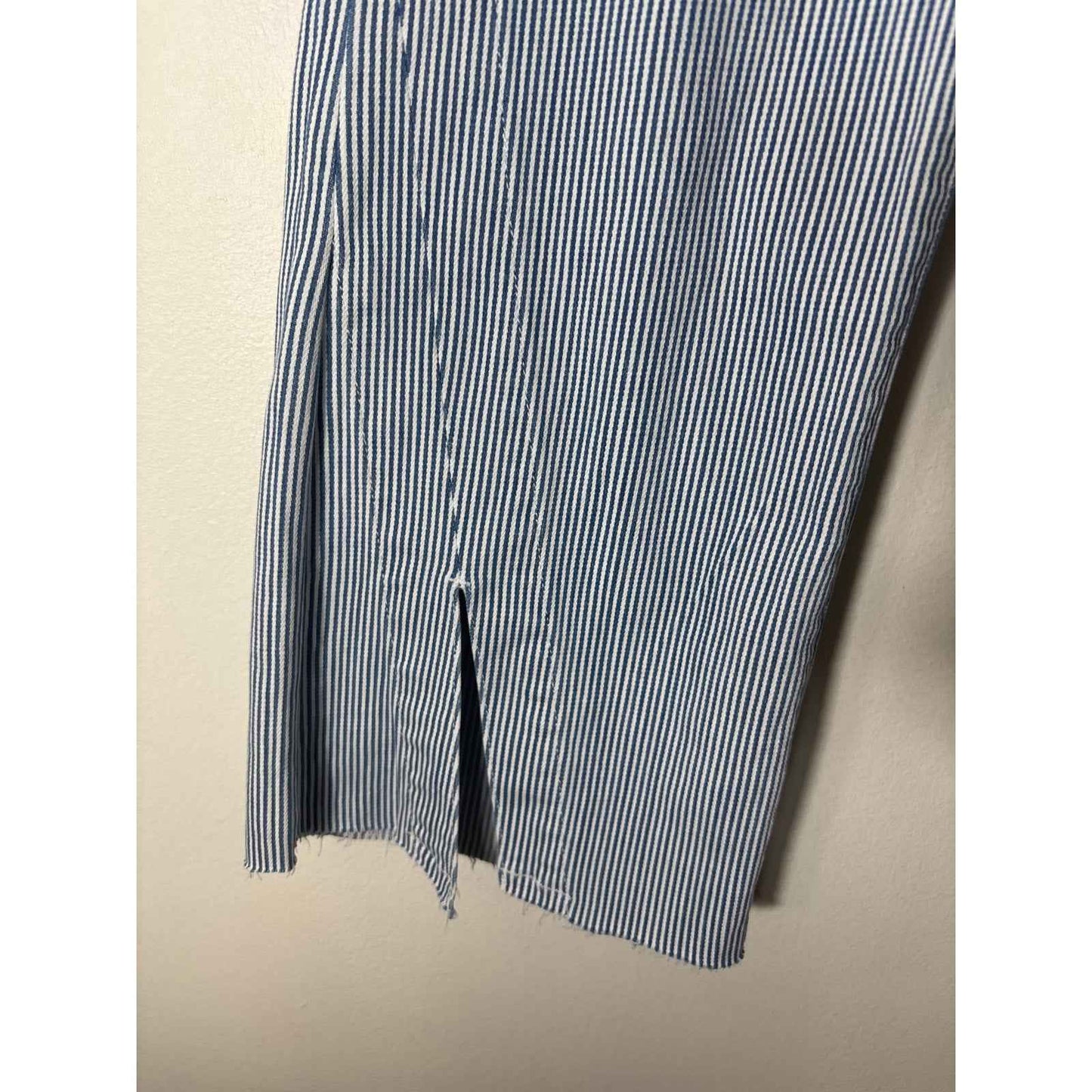 Liverpool Blue and White Pin Stripe "The Gia Glider Crop" Pants Sz 6/28