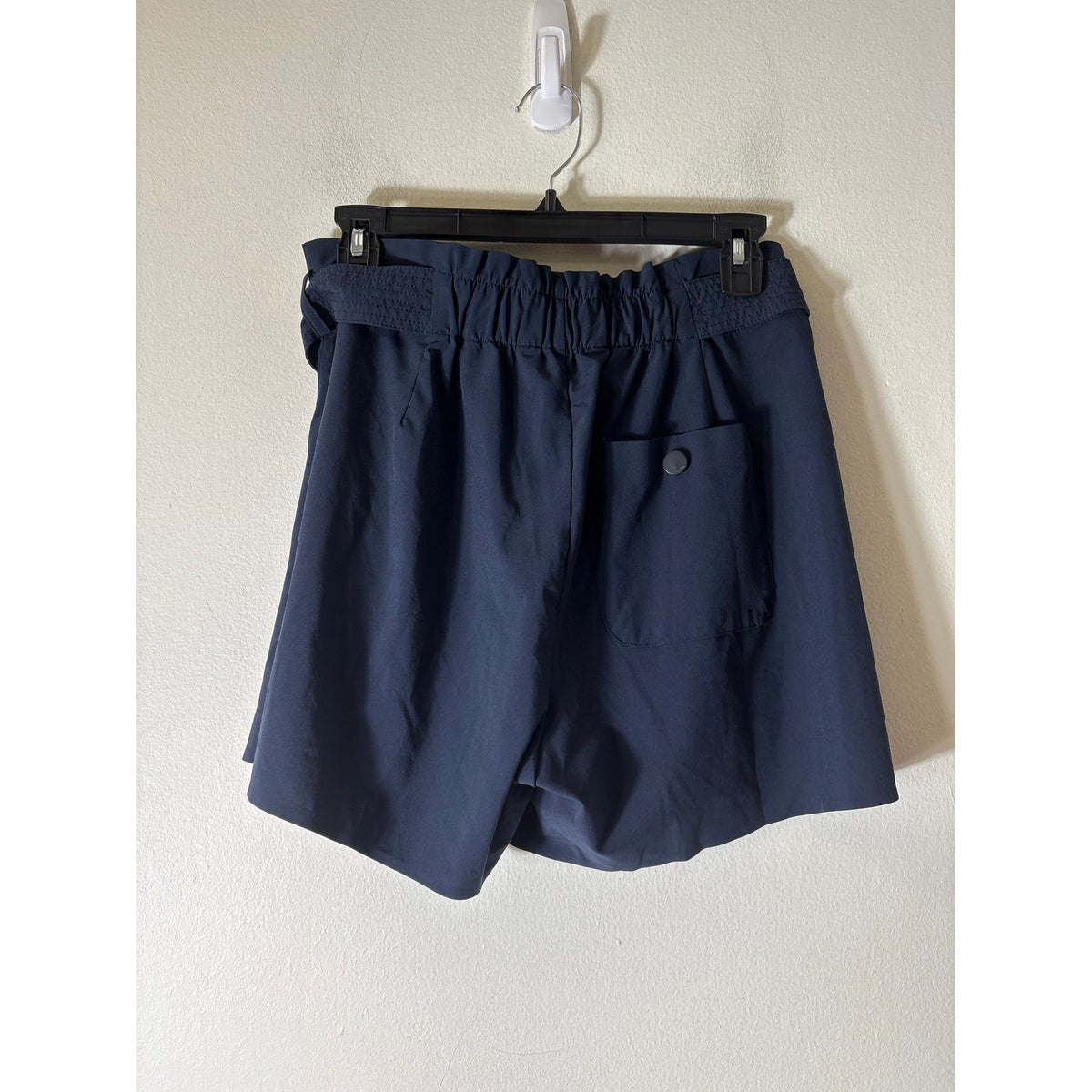 Athleta Navy Skyline Short II Sz 4