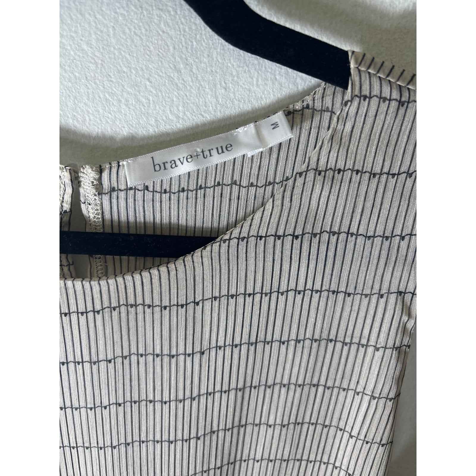 Brave+true Gray Black Sleevess Semi Sheer Hi Low Hem Shirt Sz M