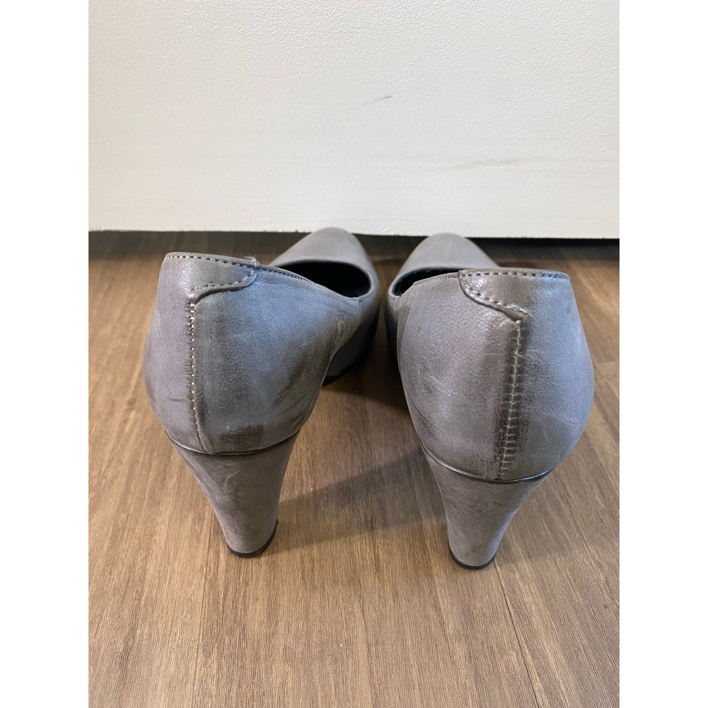 Cordani Gray Leather Platform Heel Sz 38.5
