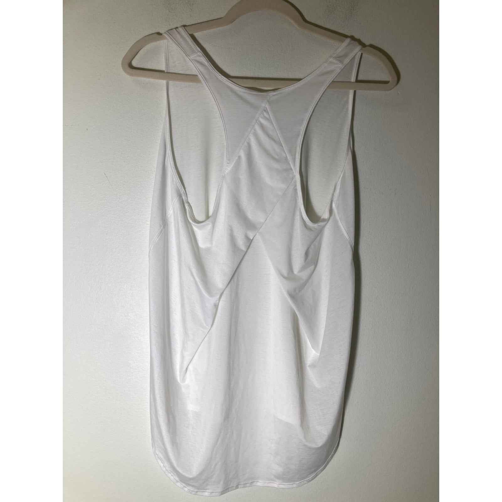 Lululemon White Sleeveless Athletic Tank with Cute Back Sz 8