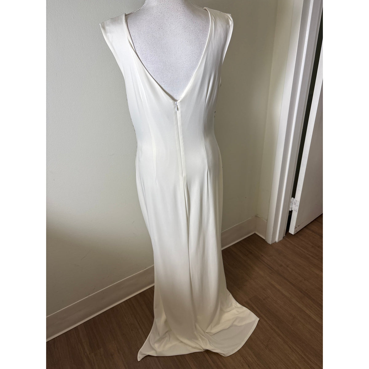 NWT Laundry Off White Sleeveless Body Con Gown with Rhinestones Sz 10