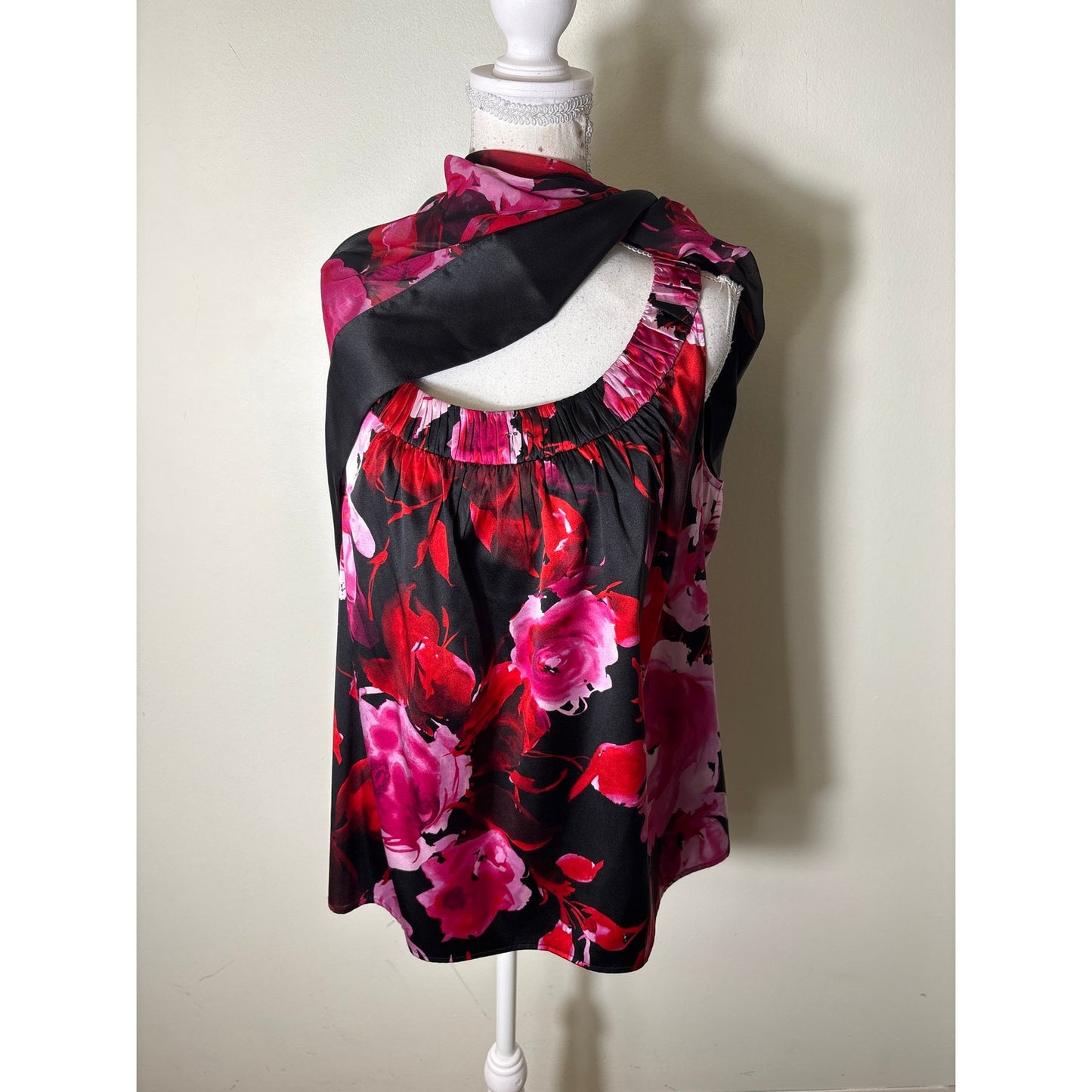 St. John Black Rose Theme Silk Top with Matching Scarf Sz L
