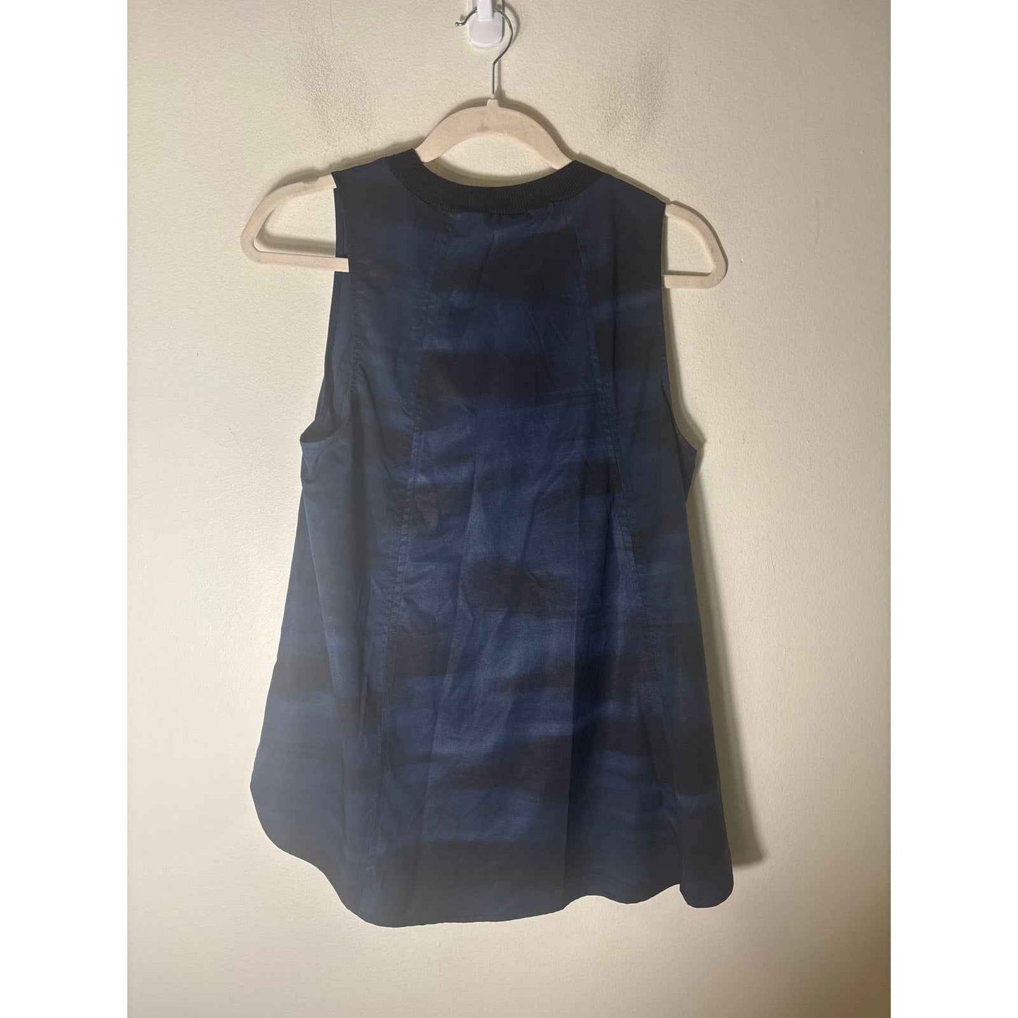 Athleta Black and Navy Blue Sleeveless Light Weight Top Sz S