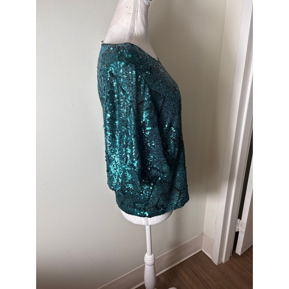 NWT Skies are Blue Emerald Green Half Sleeve Sequin Top Sz S