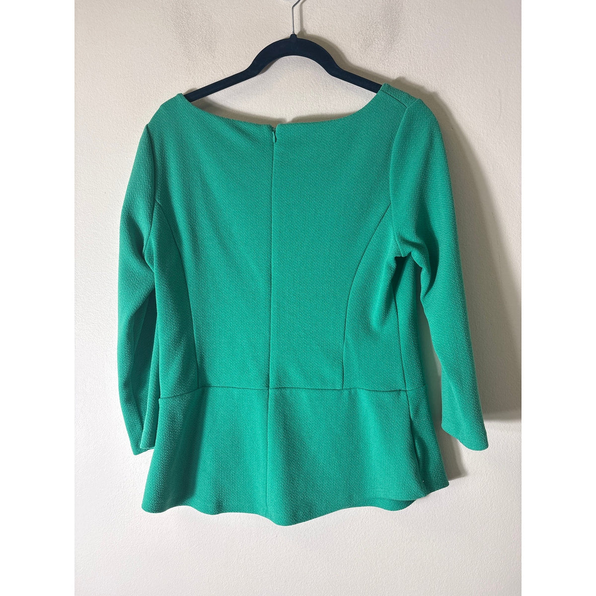 Ann Taylor Bright Green Long Sleeve Boat Neck Top Sz M