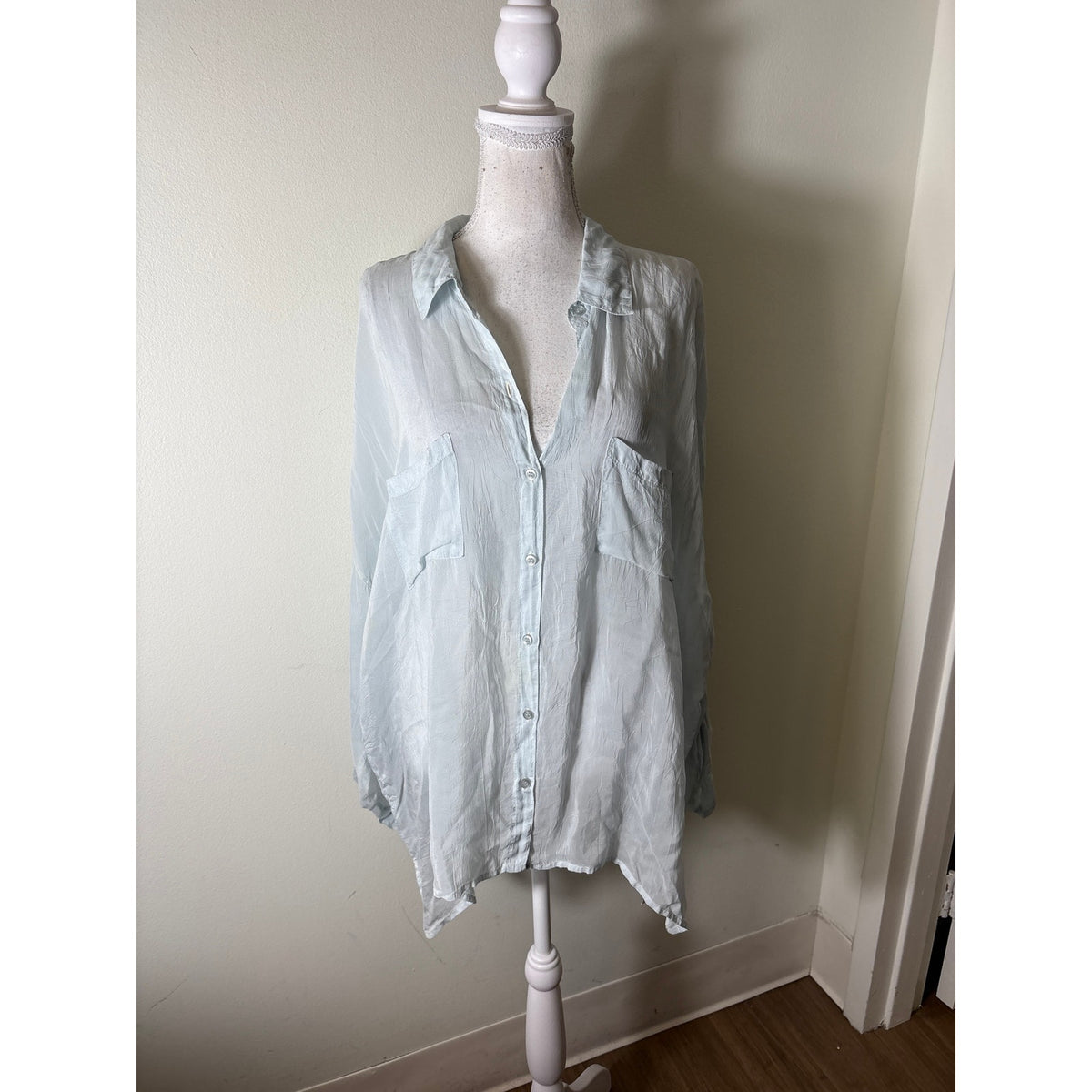 Maven Light Blue Sheer Double Pocket Button Up Shirt Sz L