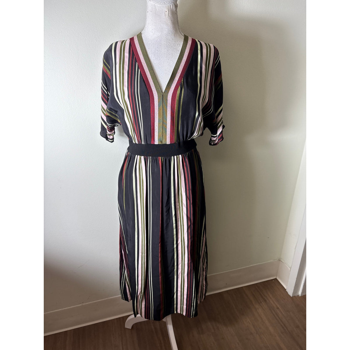 Ted Baker London Black Stripe Short Sleeve V-Neck Dress Sz 1