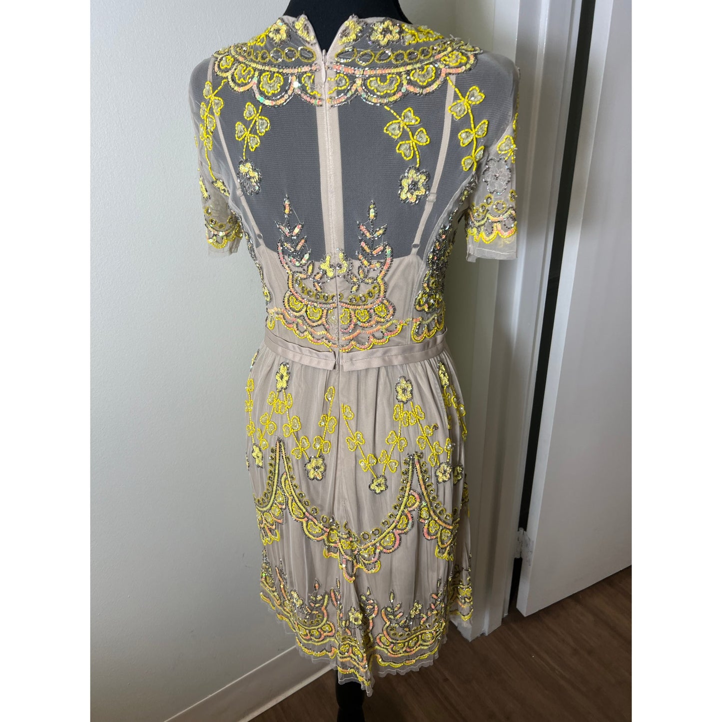 needle & thread Nude Mesh Dress w Yellow Sequins Sz 6