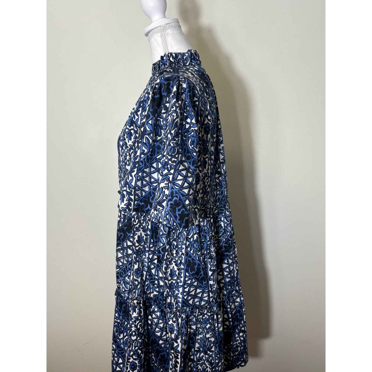 Tuckernuck Blue White Print Short Bell Sleeve V Neck Knee Length Dress Sz S