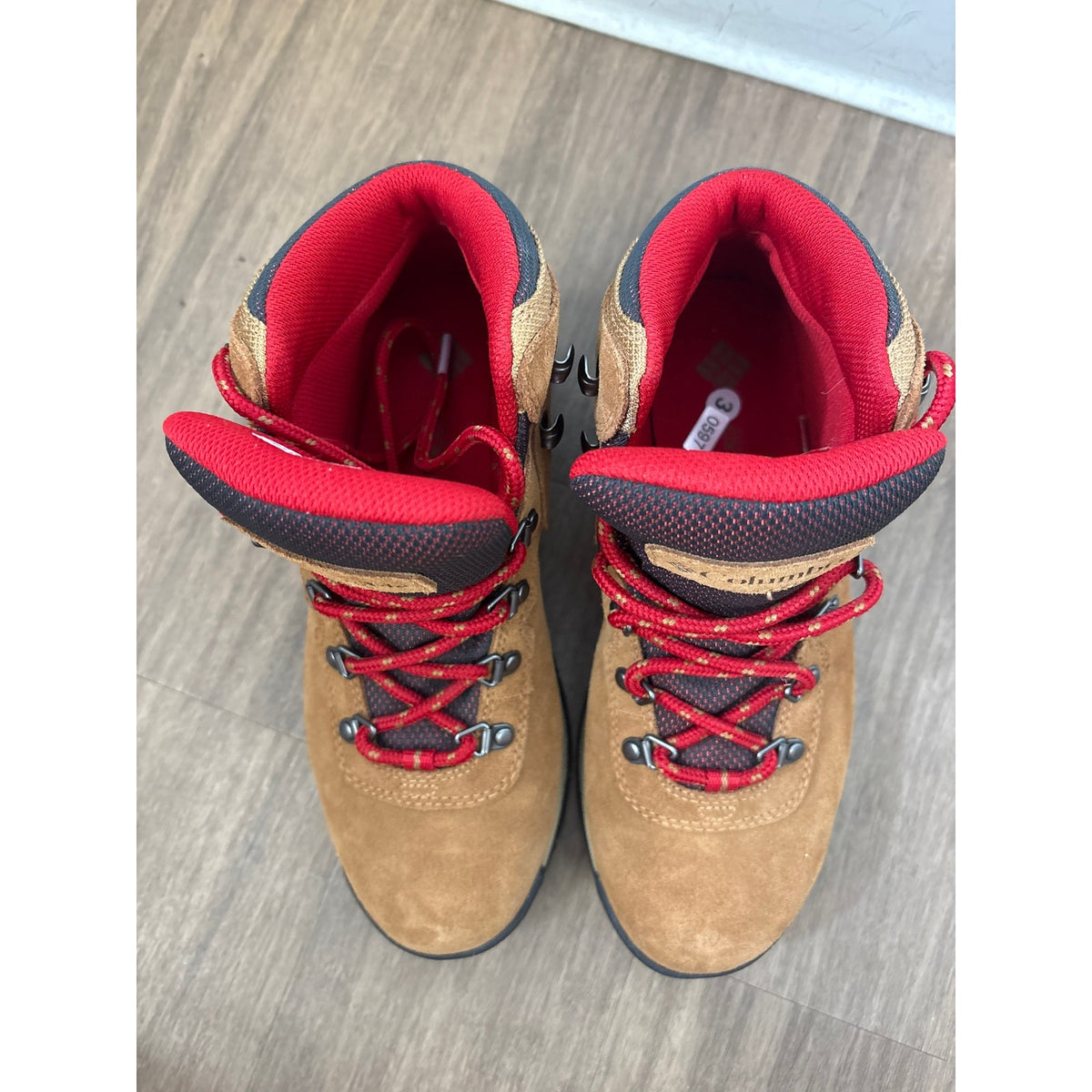 NWOB Columbia Red Trim Brown Waterproof Suede Hiking Boots Sz 8