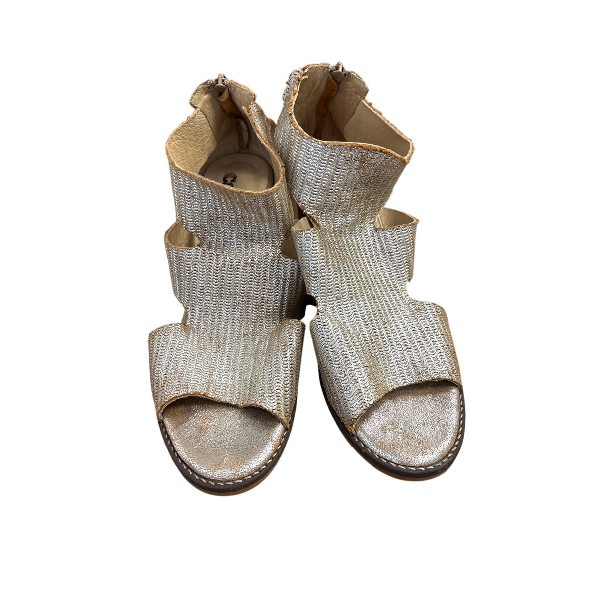 Casta Gold Woven Block Sandals Sz 10