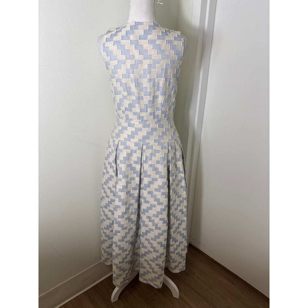 Hunter Bell Light Blue and White Sleeveless A Line Zip Dress Sz 4