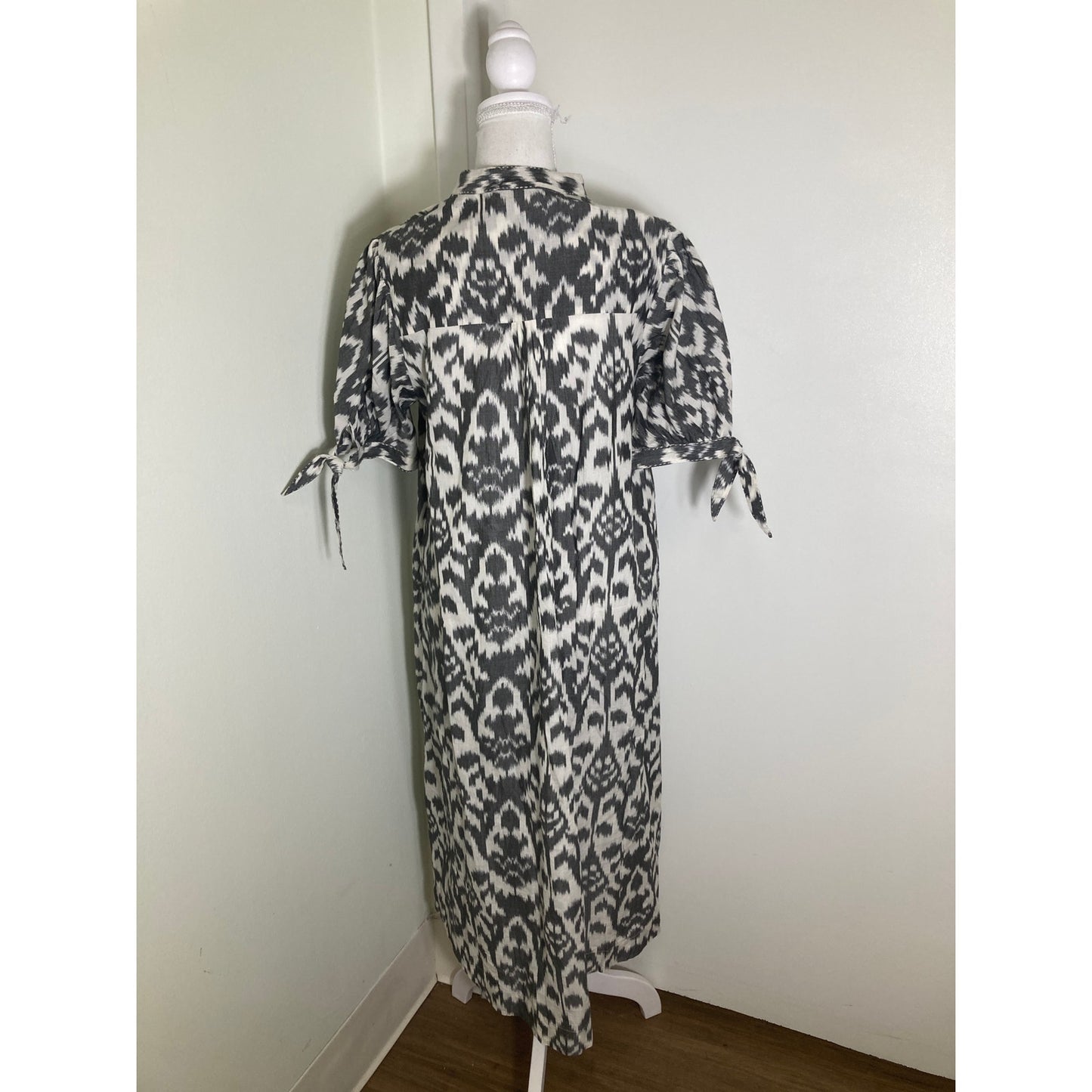 Seema Kahai Gray and White Ikat Maxi Dress Sz XS