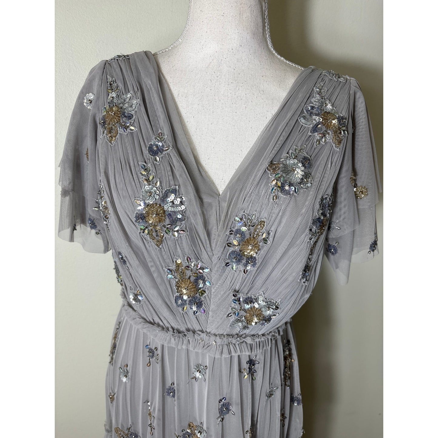 Mac Duggal Powder Floral Sequin Flutter Sleeve Gown Sz 8