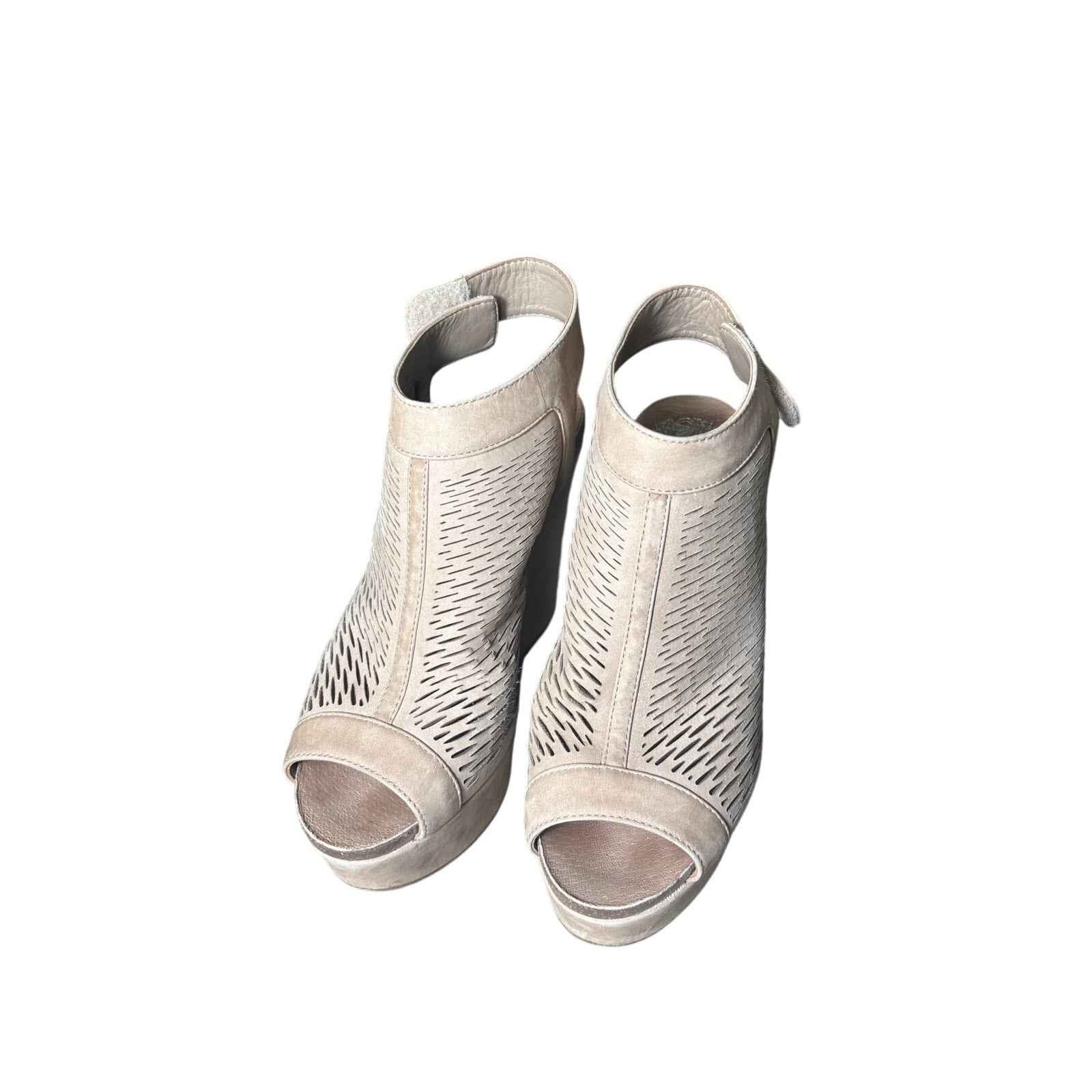 Vince Camuto Brown Laser Cut Ankle Sandals Sz 8