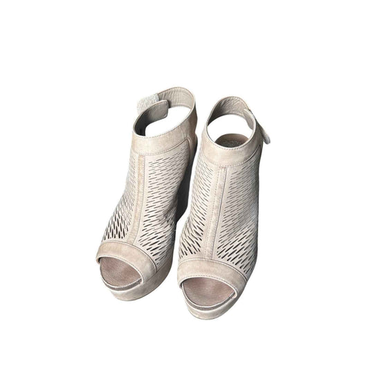 Vince Camuto Brown Laser Cut Ankle Sandals Sz 8