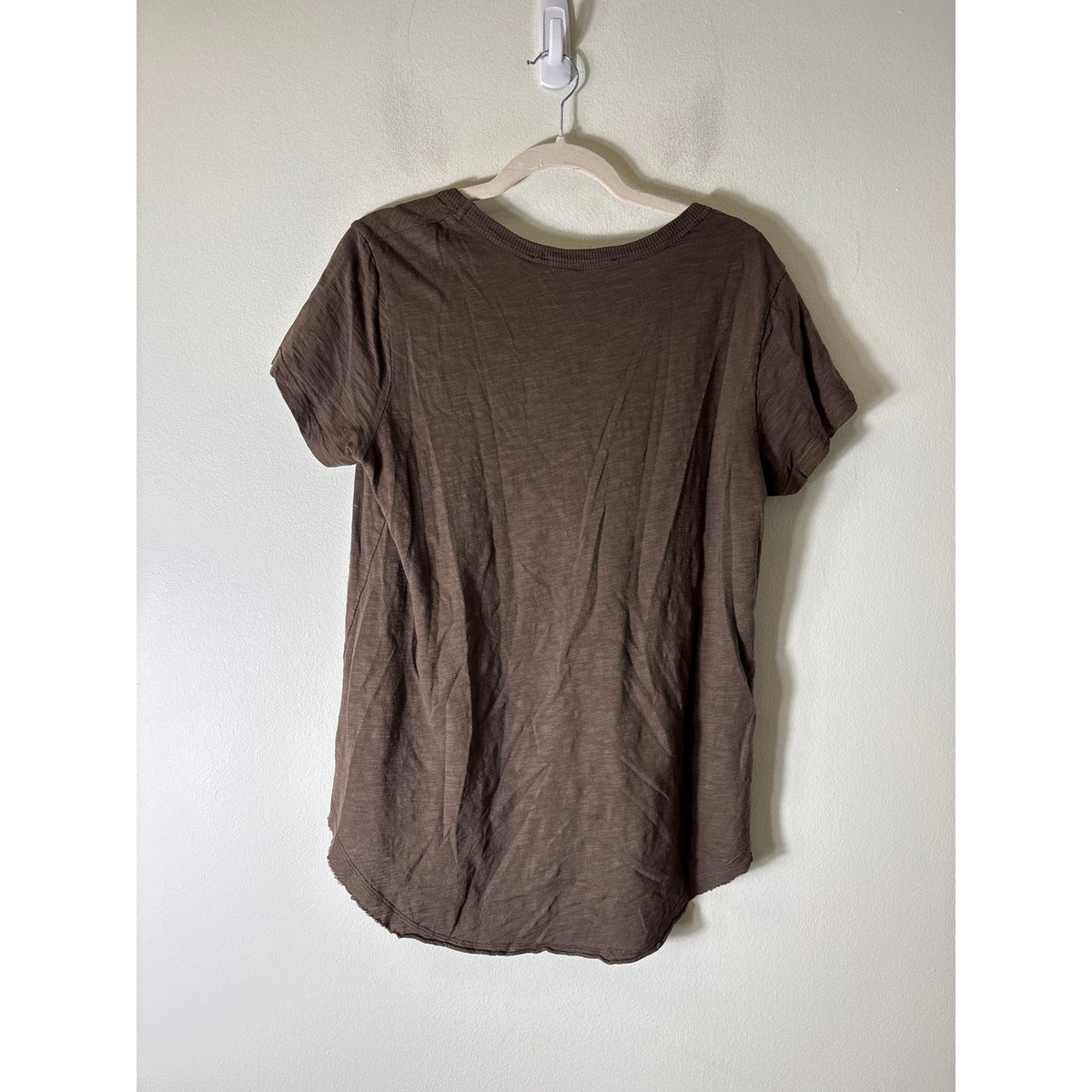 Wilt Brown Short Sleeve V-Neck Cotton Tee Shirt Sz L
