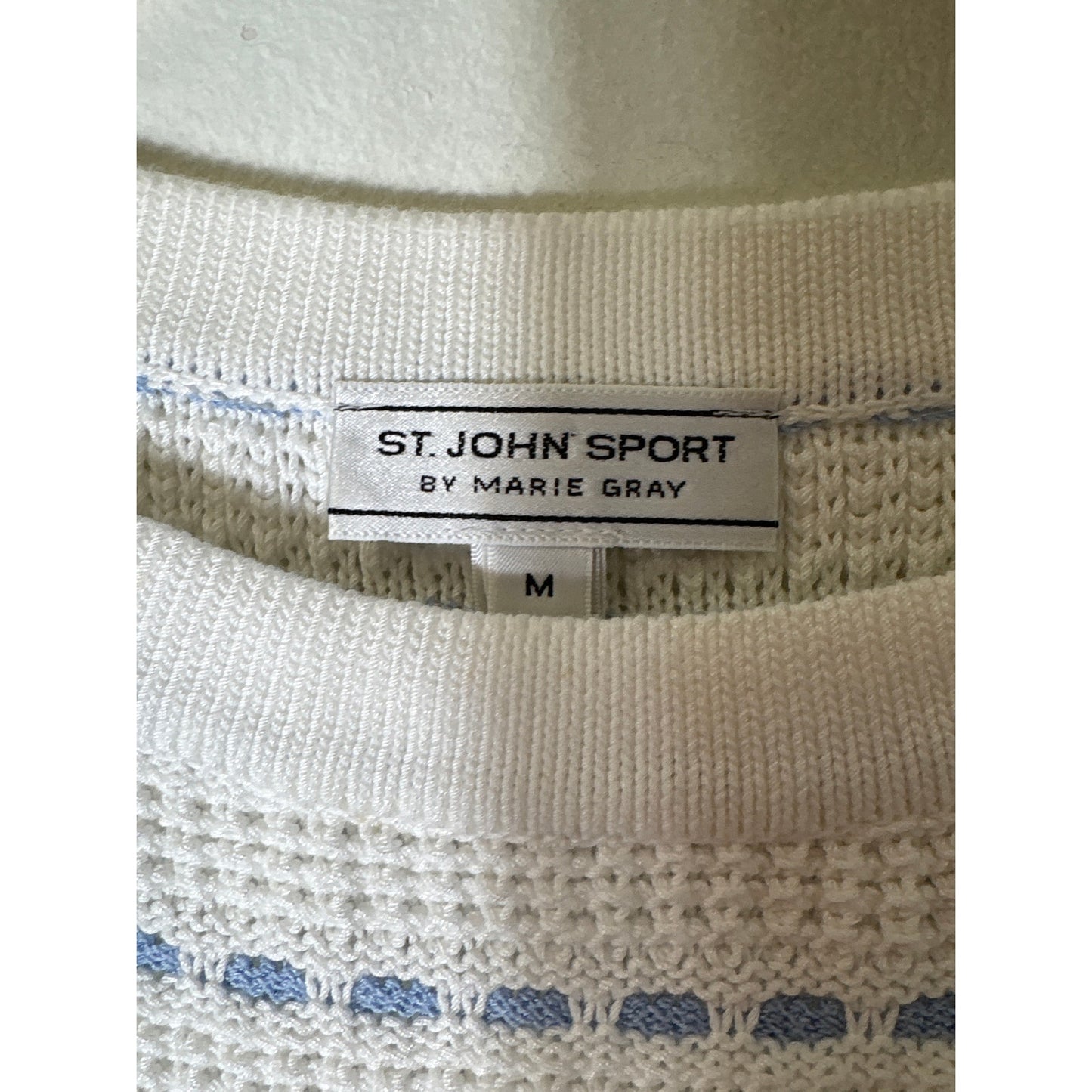 St. John Sport White and Light Blue Sleeveless Sweater Sz M