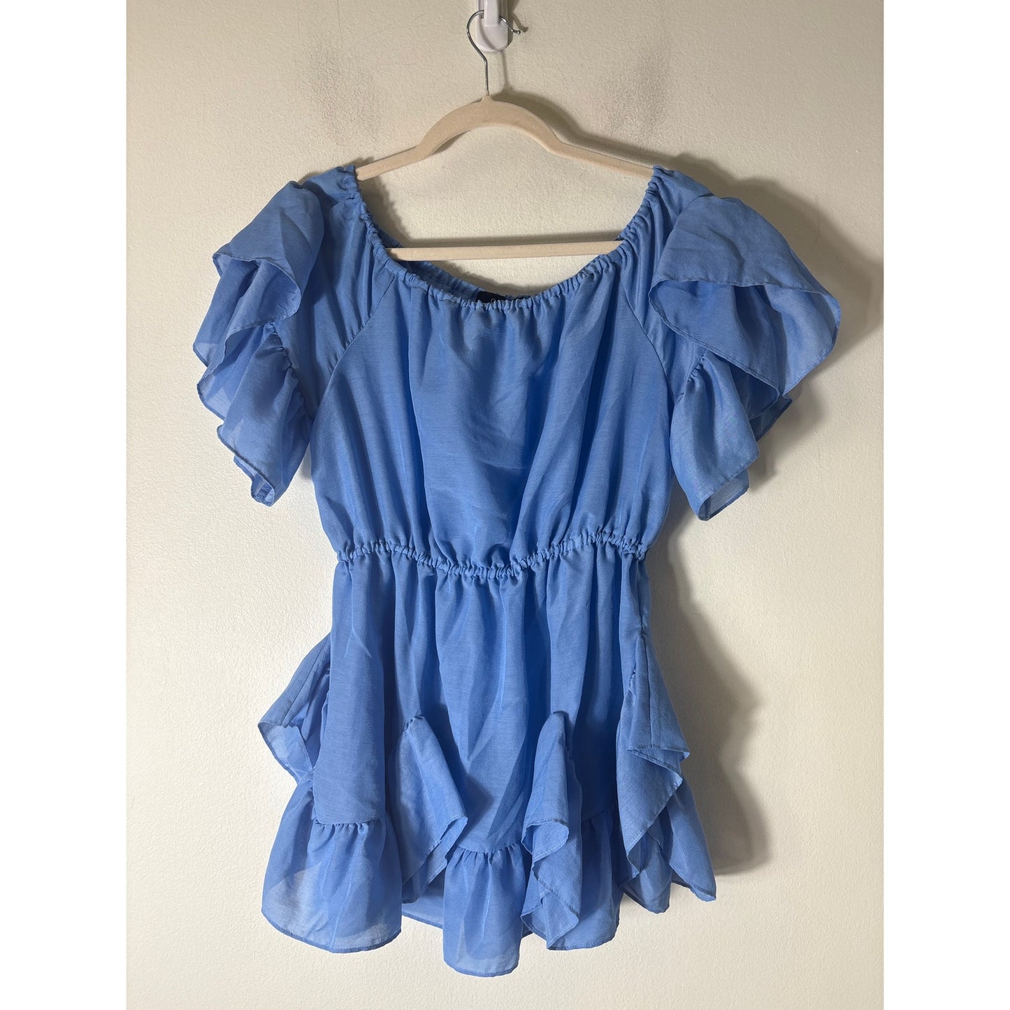 GOEN.J Medium Blue Flutter Sleeve Cinched Waist Ruffle Top Sz S