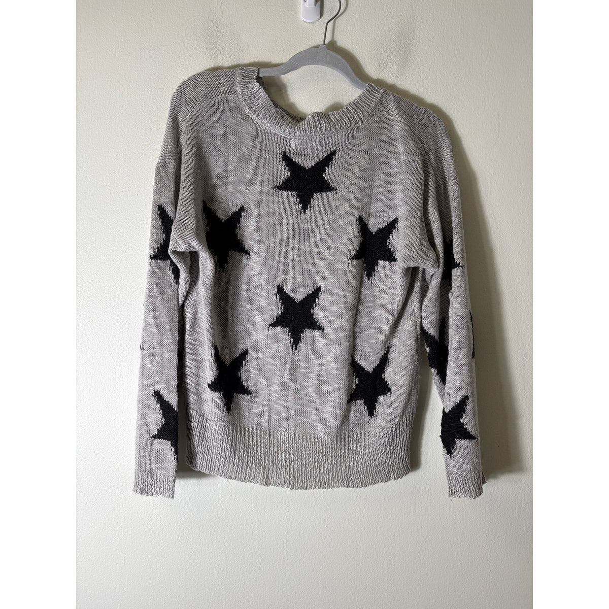 Elan Gray With Black Star Sweater Sz M