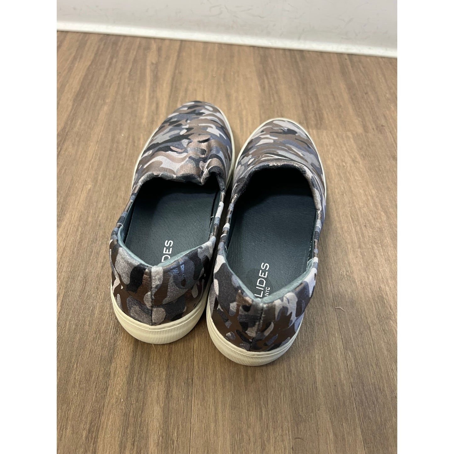 J/Slides NYC  Grey Camo Fabric Ariana Sz 9M