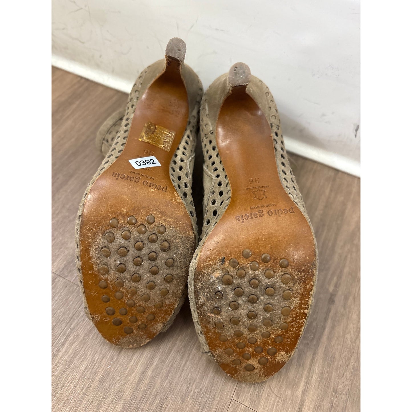 Pedro Garcia Tan Suede Laser But Mesh Zip Up Peep Toe Heel Sz 6