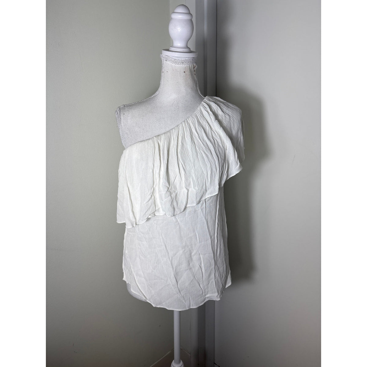 BCBG White One Shoulder Ruffle Top Sz XS