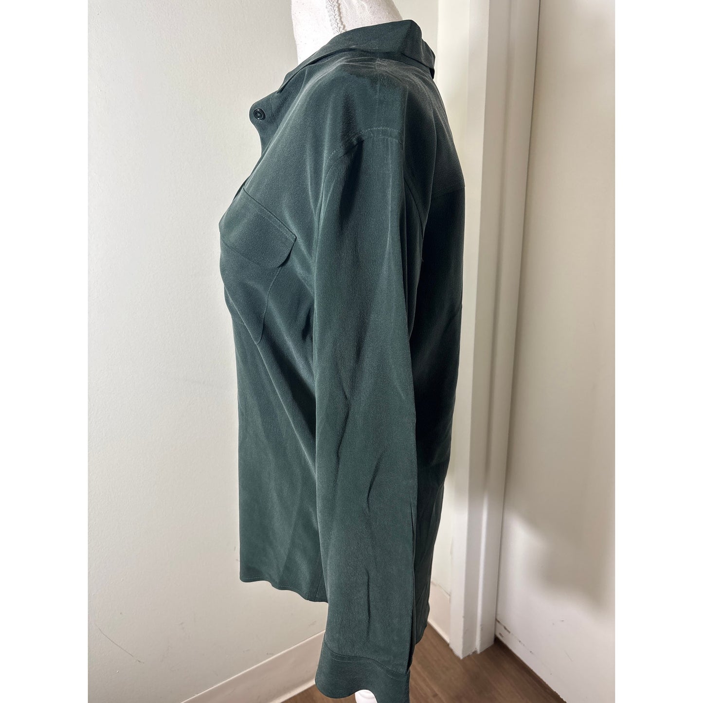 Equipment Femme Pine Green Long Sleeve Silk Button Up Shirt Sz M