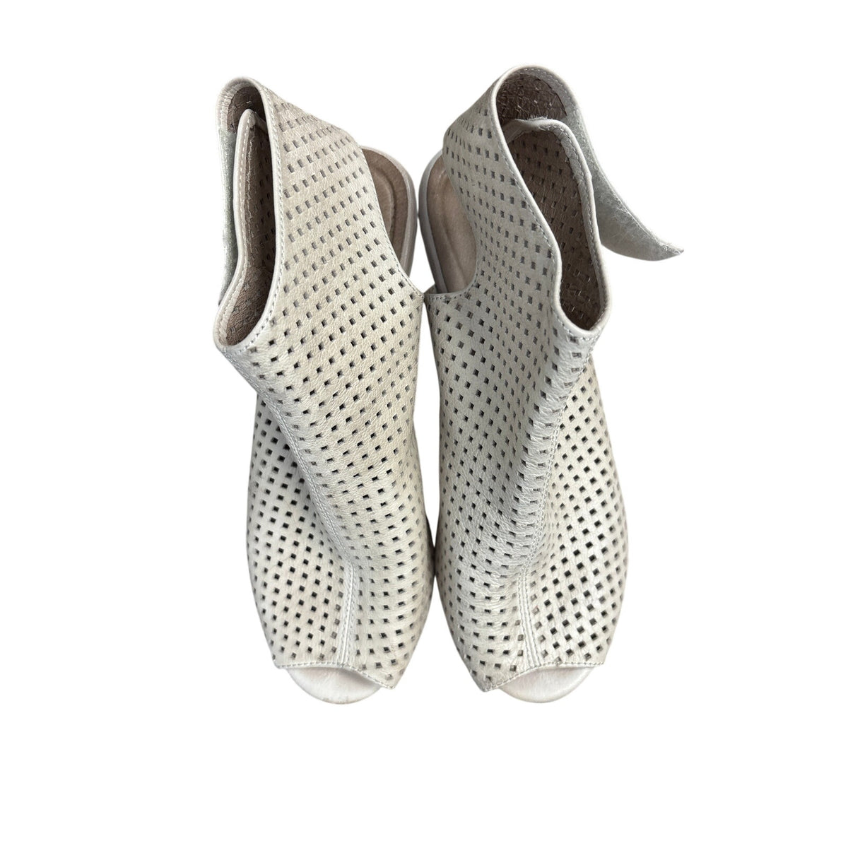 Chocolat Blue Cream Laser Cut Peep Toe Wedges Sz 8