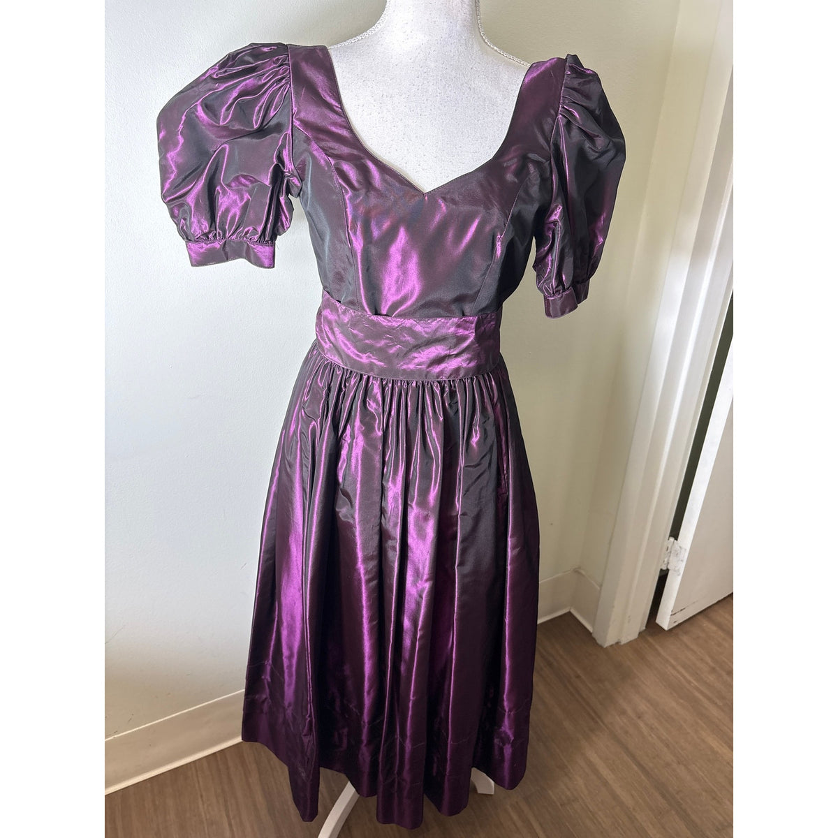 Vintage Laura Ashley Plum Satin Taffeta Short Puff Sleeve Dress Sz 8