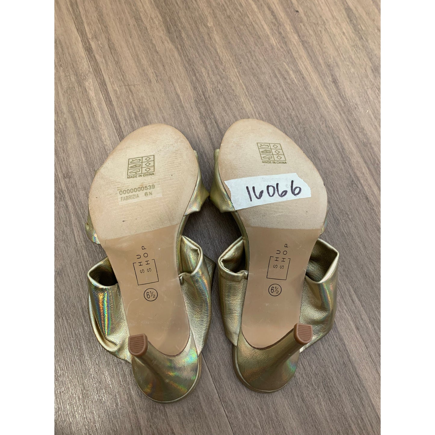 NWOB Womens Shu Shop Gold Heels Sz 6.5