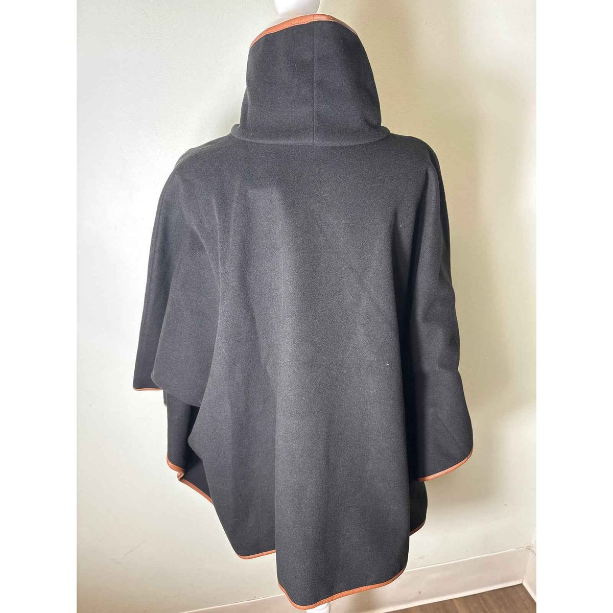 NWT Black With Brown Leather Trim Ponch Sz One Size